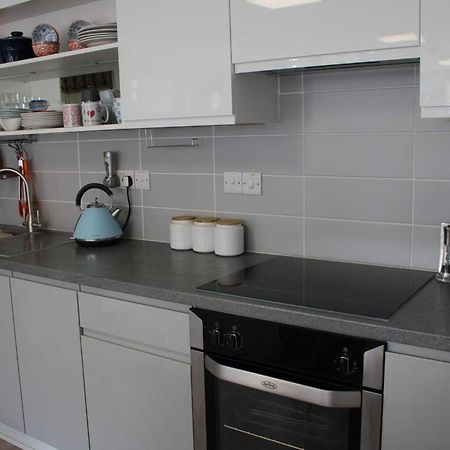 May View - Luxury Sea View Apartment - Millendreath, Лу Экстерьер фото